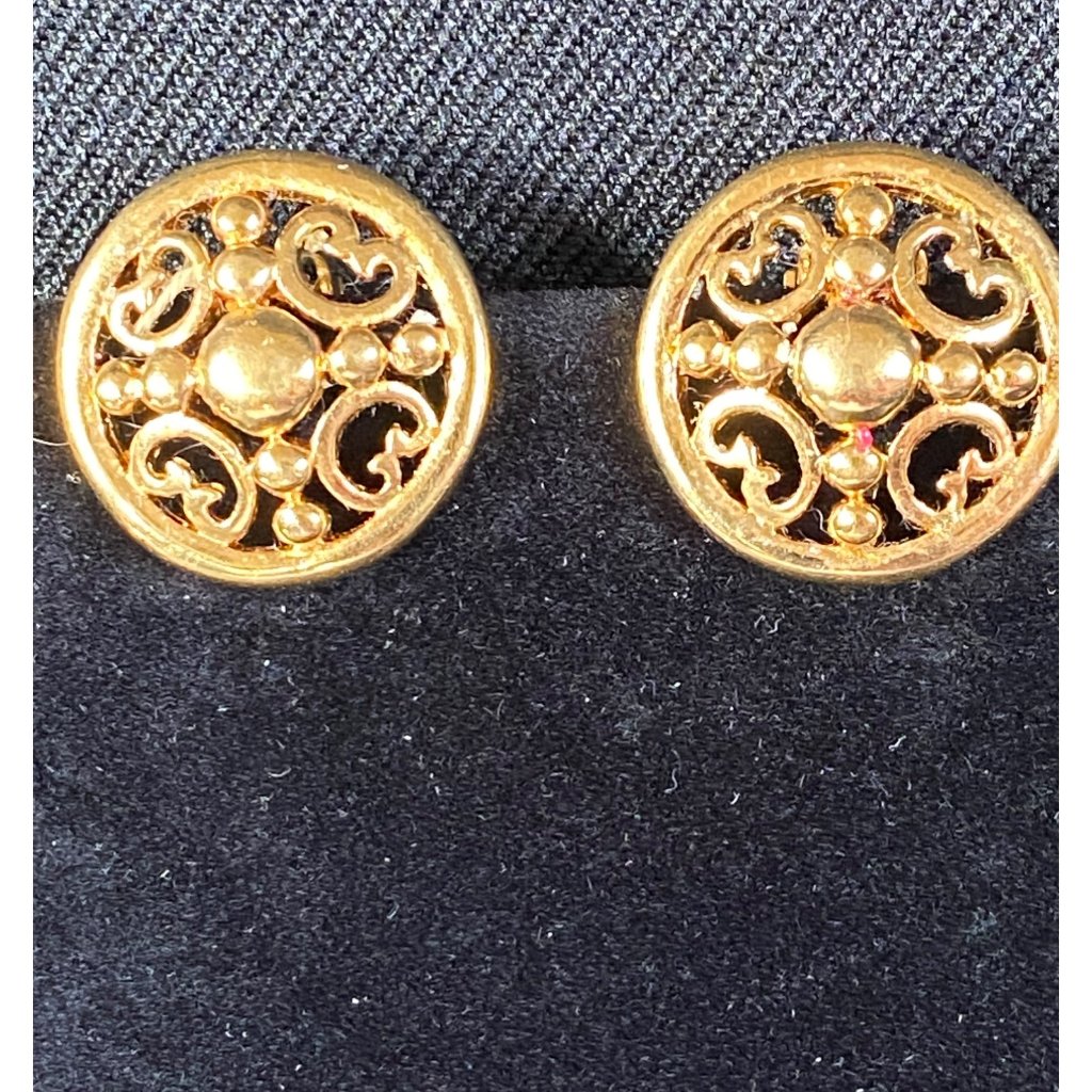 M&S Vintage Gold-Tone Filigree Clip-On Earrings J0207